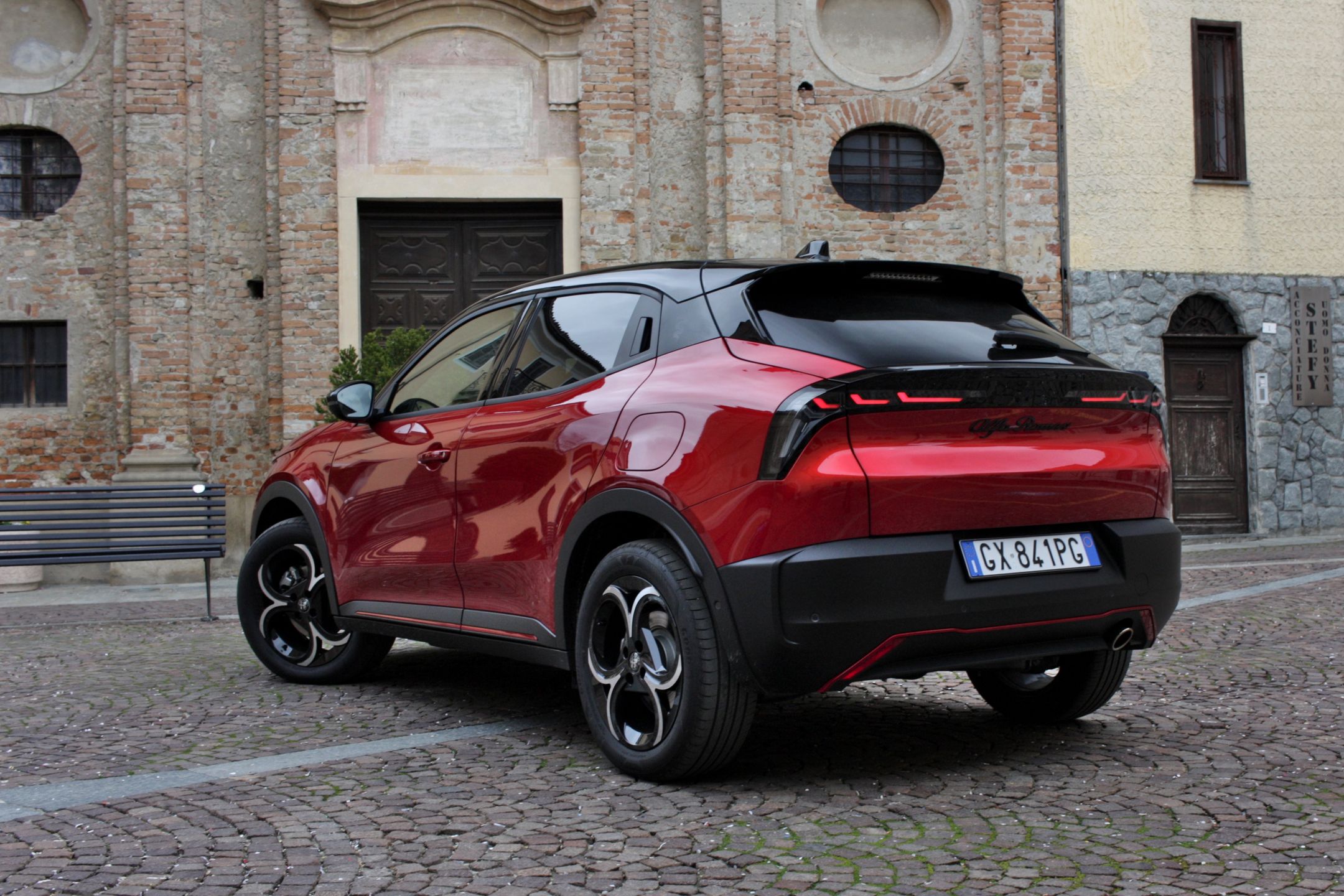 Alfa Romeo Junior Ibrida Q4
