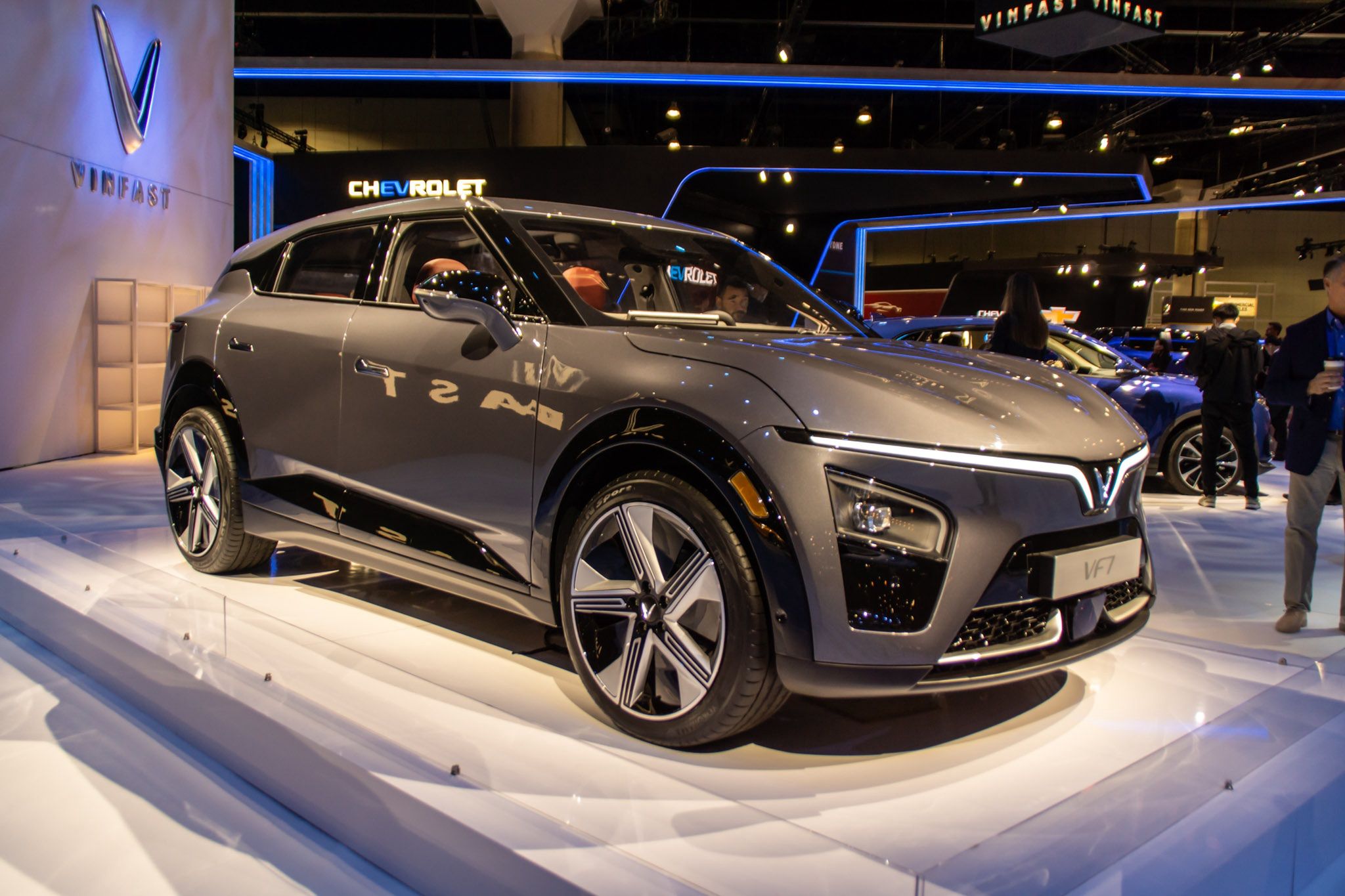 Vinfast VF7