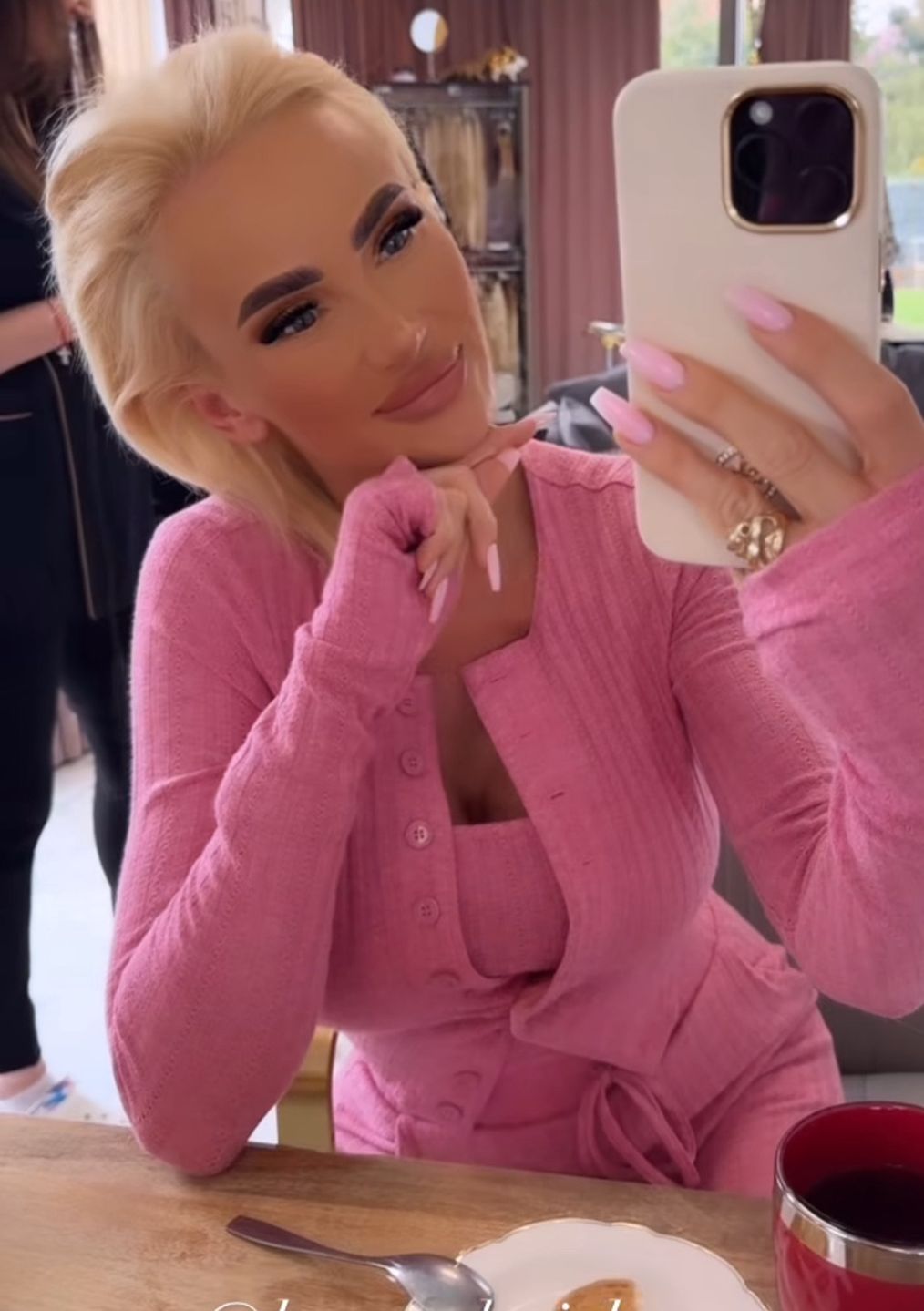 Iza Macudzińska pokazała się bez doczepów