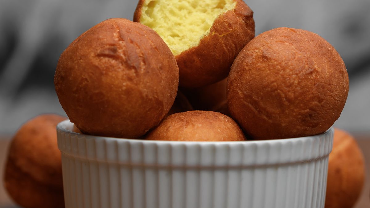 Małe, serowe pączki, w sam raz na dwa gryzy