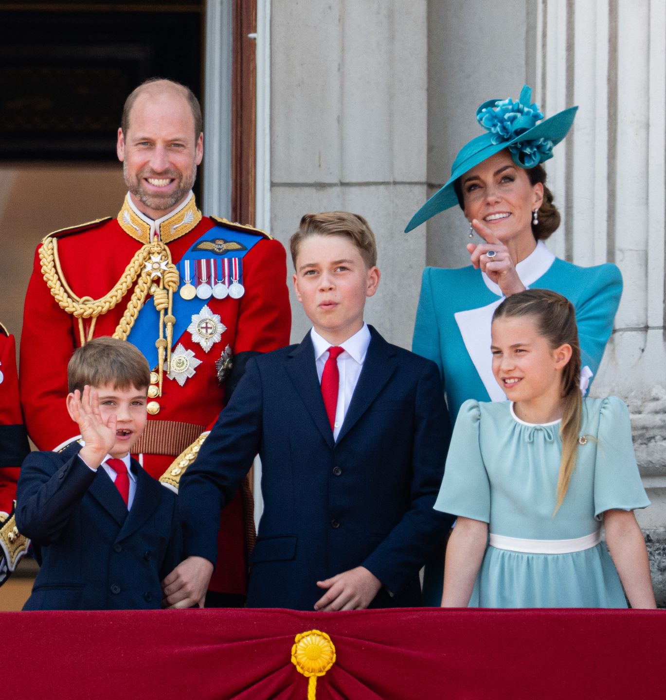 księżna Kate i książę William z pociechami