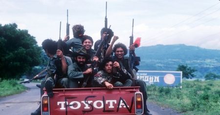 Toyota Hilux - motoryzacyjny AK-47 [felieton]
