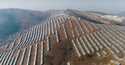 Solarne góry w Chinach. Kraj dąży do neutralności klimatycznej