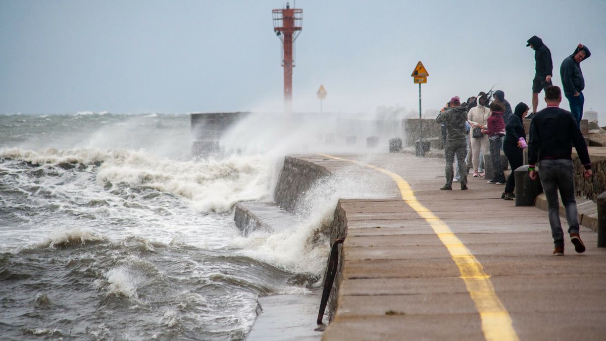Sztormowa pogoda nad Ba?tykiem
07.08.2023 Sztormowa pogoda nad morzem N/z port morski Ustka fot. Hubert Bierndgarski/REPORTER
Hubert Bierndgarski/REPORTER