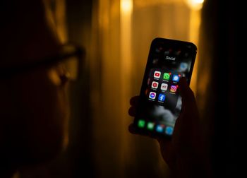 Meta i YouTube oskarżone o celowe uzależnianie dzieci. Rusza głośny proces