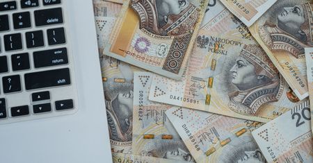 Kupujemy w ciemno. Nie musimy znać, żeby zaryzykować pieniędzy