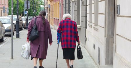 Pułapka w trzynastkach. Nie wszyscy seniorzy dostaną na rękę taki sam dodatek