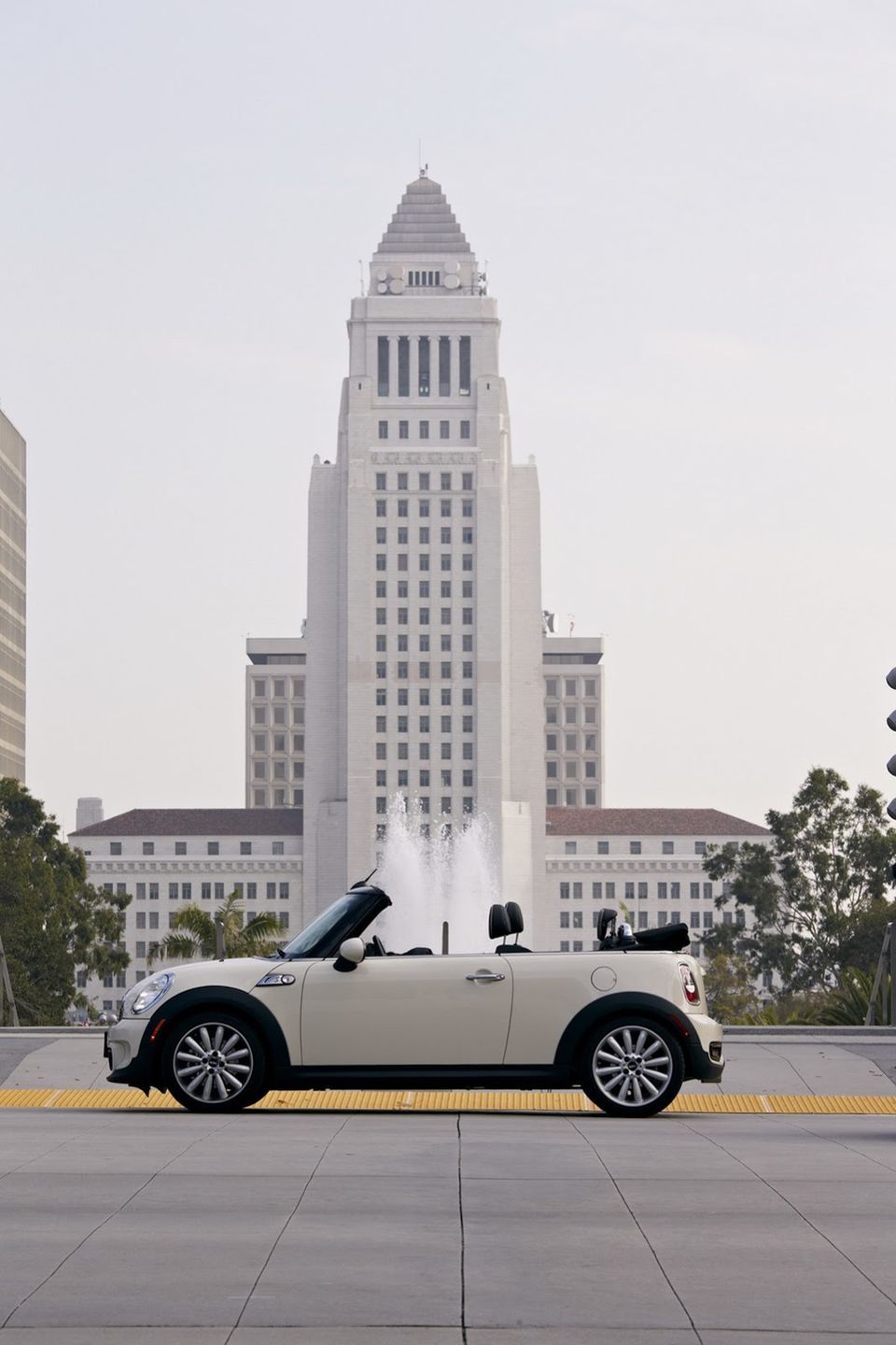 Galeria Mini jako celebracja sprzedaży półmilionowego egzemplarza w USA 100