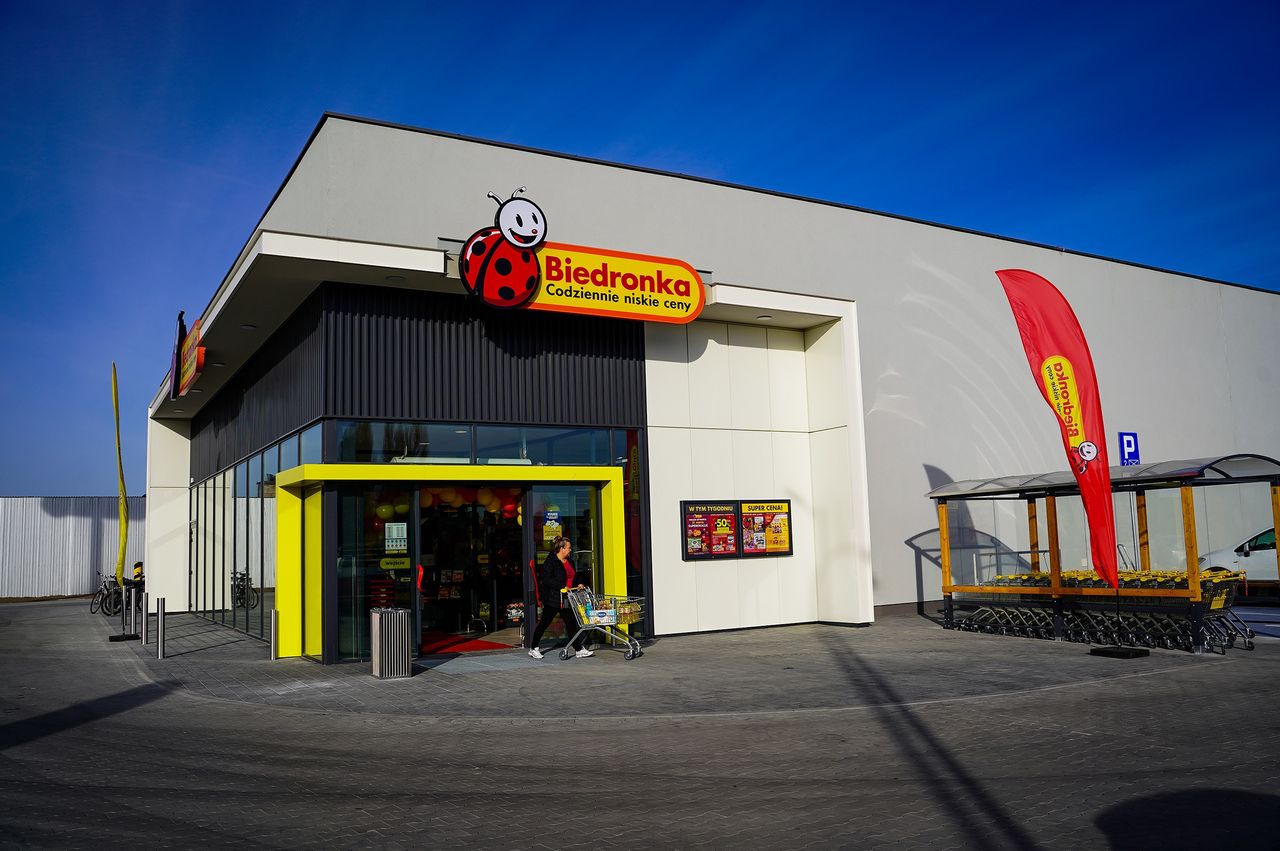 Biedronka zmienia system parkowania