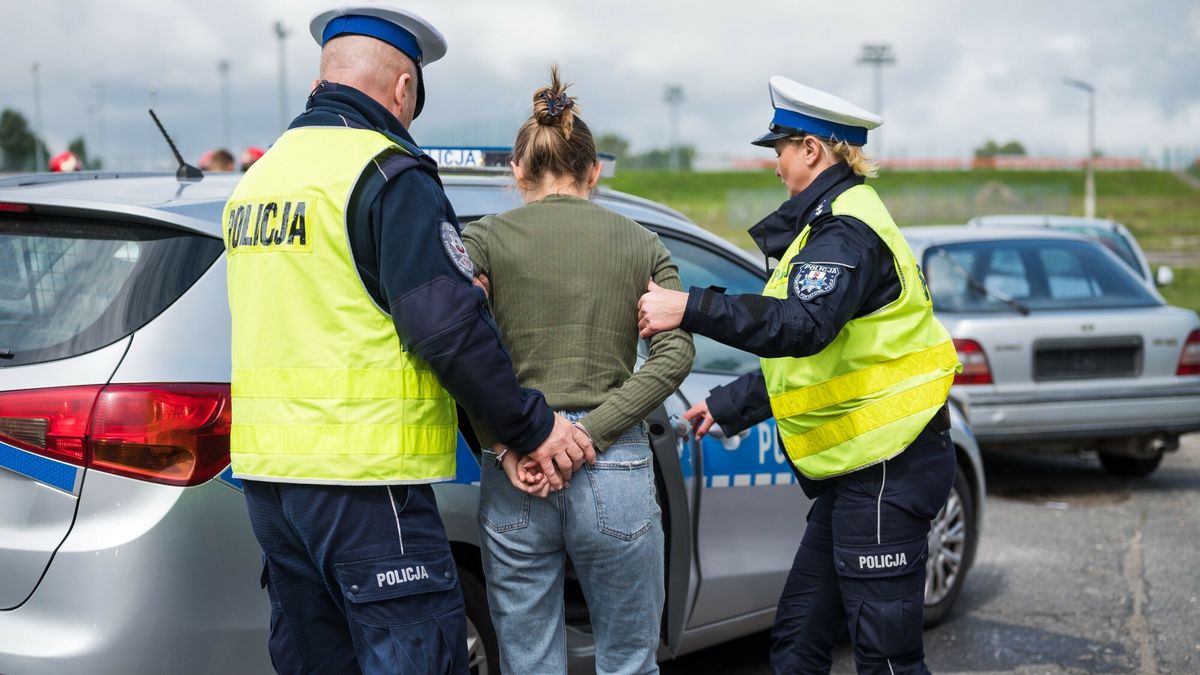 reporter_baza_2022-01
26.08.2021 Lubin , plan zdjeciowy z krecenia spotu Policji n/z aresztowanie sprawcy kierowcy fot. P.Dziurman/REPORTER
PIOTR DZIURMAN/REPORTER