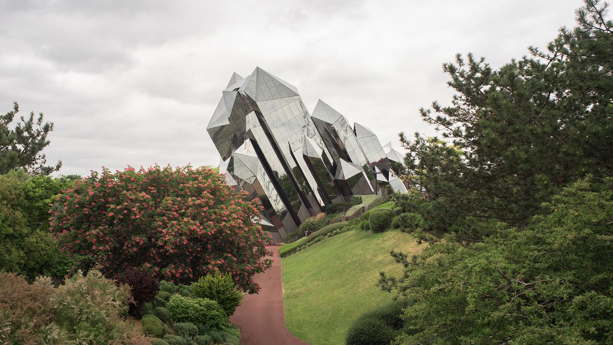 Francuski park rozrywki jest pełny niesamowitych budowli 1