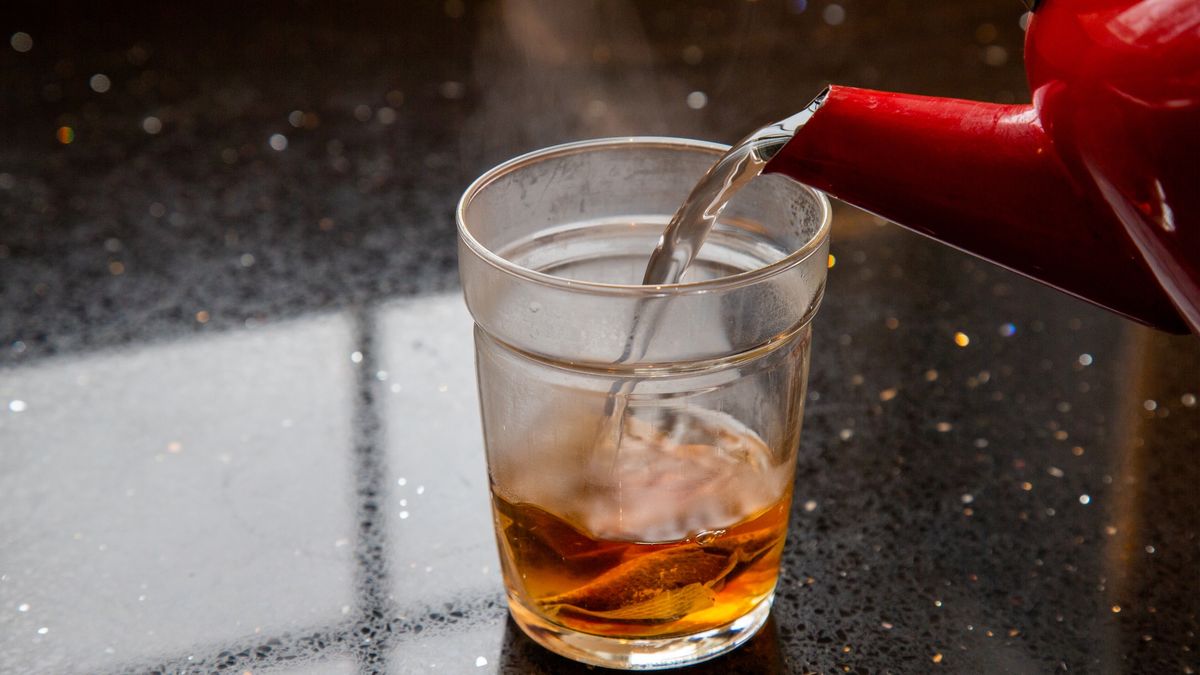 WHO ostrzega, że gorąca herbata może prowadzić do raka