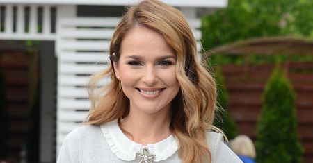 Paulina Sykut-Jeżyna w krótkiej sukience na lato. To modny kolor w tym sezonie