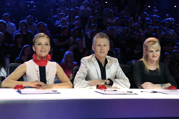 Robert Kozyra uderza w Julię Wieniawę: "Drętwa pseudoaktorka udająca piosenkarkę". Gwiazda ODPOWIEDZIAŁA na wizji w "DD TVN"