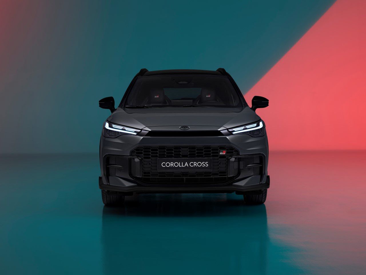 Odświeżona Corolla Cross wjeżdża do salonów. Znamy ceny