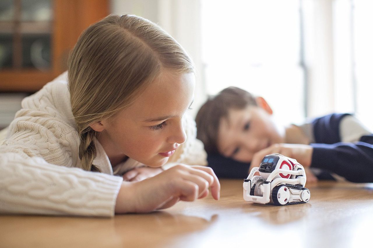 Anki Cozmo: robot o wyglądzie sympatycznej zabawki wyposażony w sztuczną inteligencję