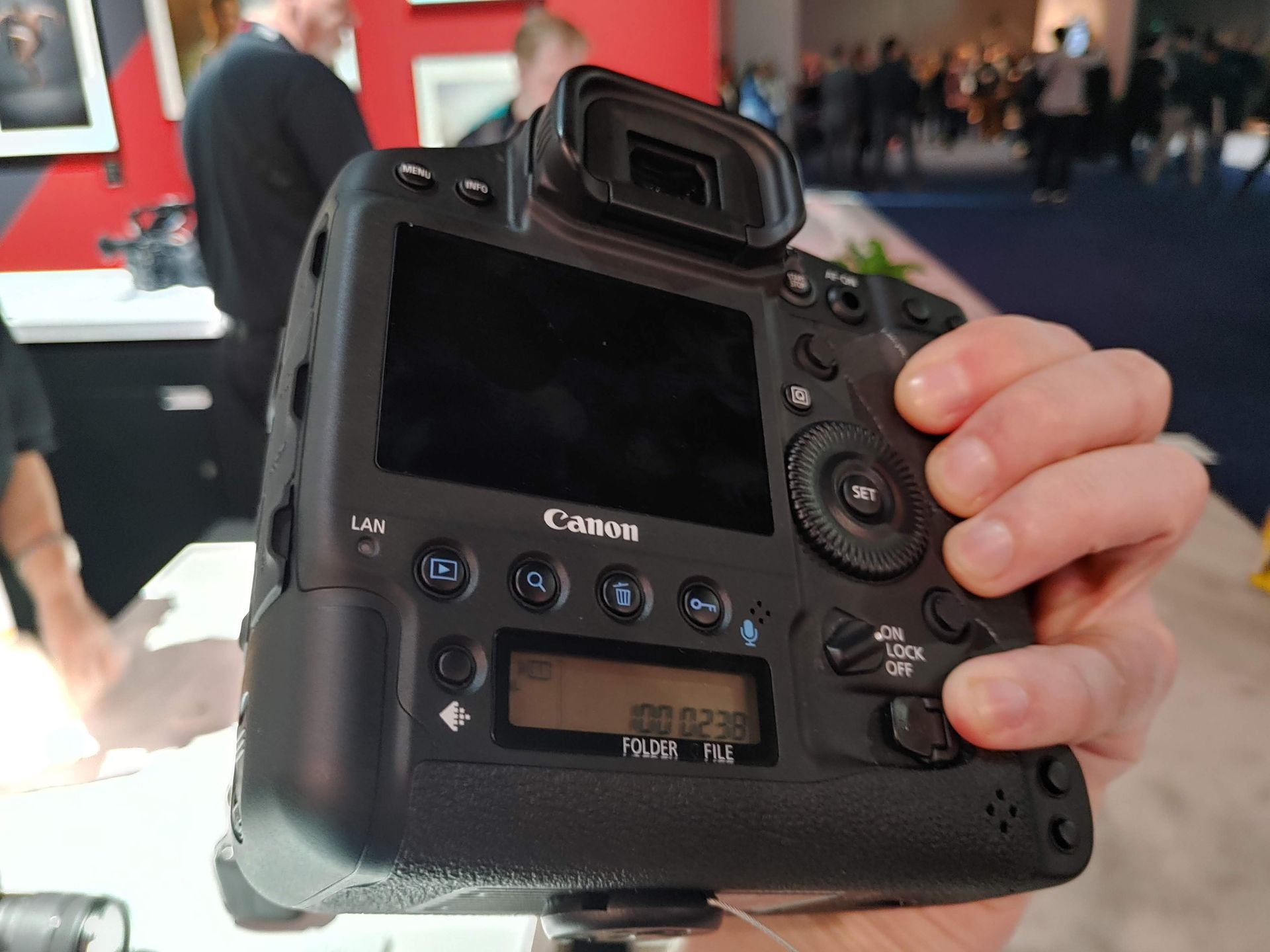CES 2020: Zdjęcia z premier Nikona i Canona prosto z Las Vegas 2