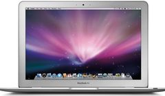 Spadek sprzedaży pecetów w IV kw., wzrost w całym 2014 r. Liderem Apple