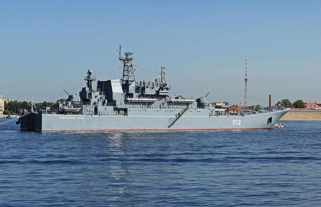 Russia's mighty Ropucha returns. Ukrainian defenders brace for battle as damaged Naval giant is back in action