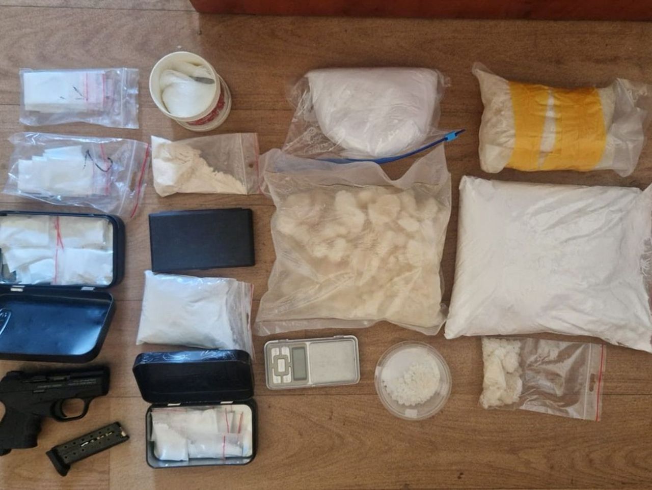 Kołobrzeg: Przewoził autem 4 kg hexenu i klefedronu. 34-latek wpadł podczas kontroli drogowej