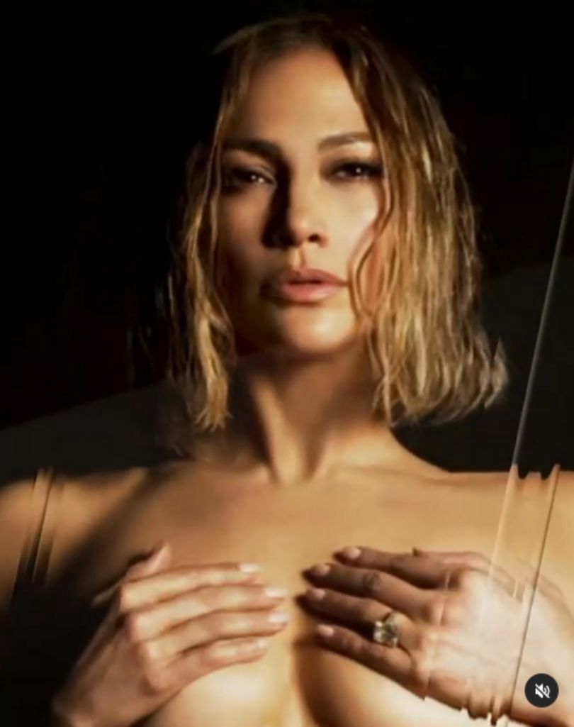 51-letnia Jennifer Lopez prezentuje kompletnie nagie ciało
