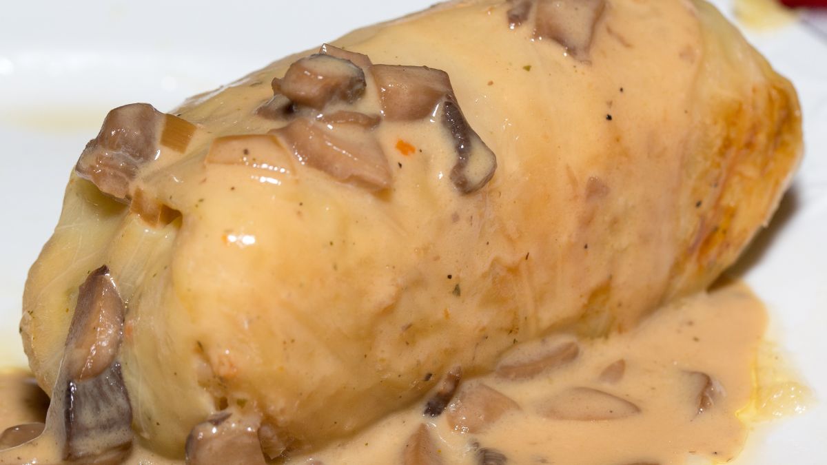 Gołąbki z sosem grzybowym