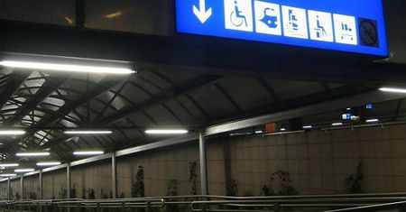 Po skandalu na dworcu w Krakowie, znalazły się wózki inwalidzkie