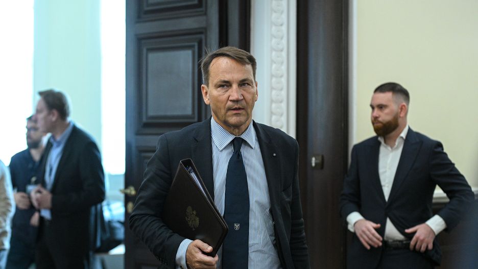 Rados�aw Sikorski
Marcin Obara
kancelaria, KPRM, obrady, polityk, polityk polityka, polityka, posiedzenie, rada ministr�w, rady ministr�w, rz�d, rz�d Tuska, rz�du