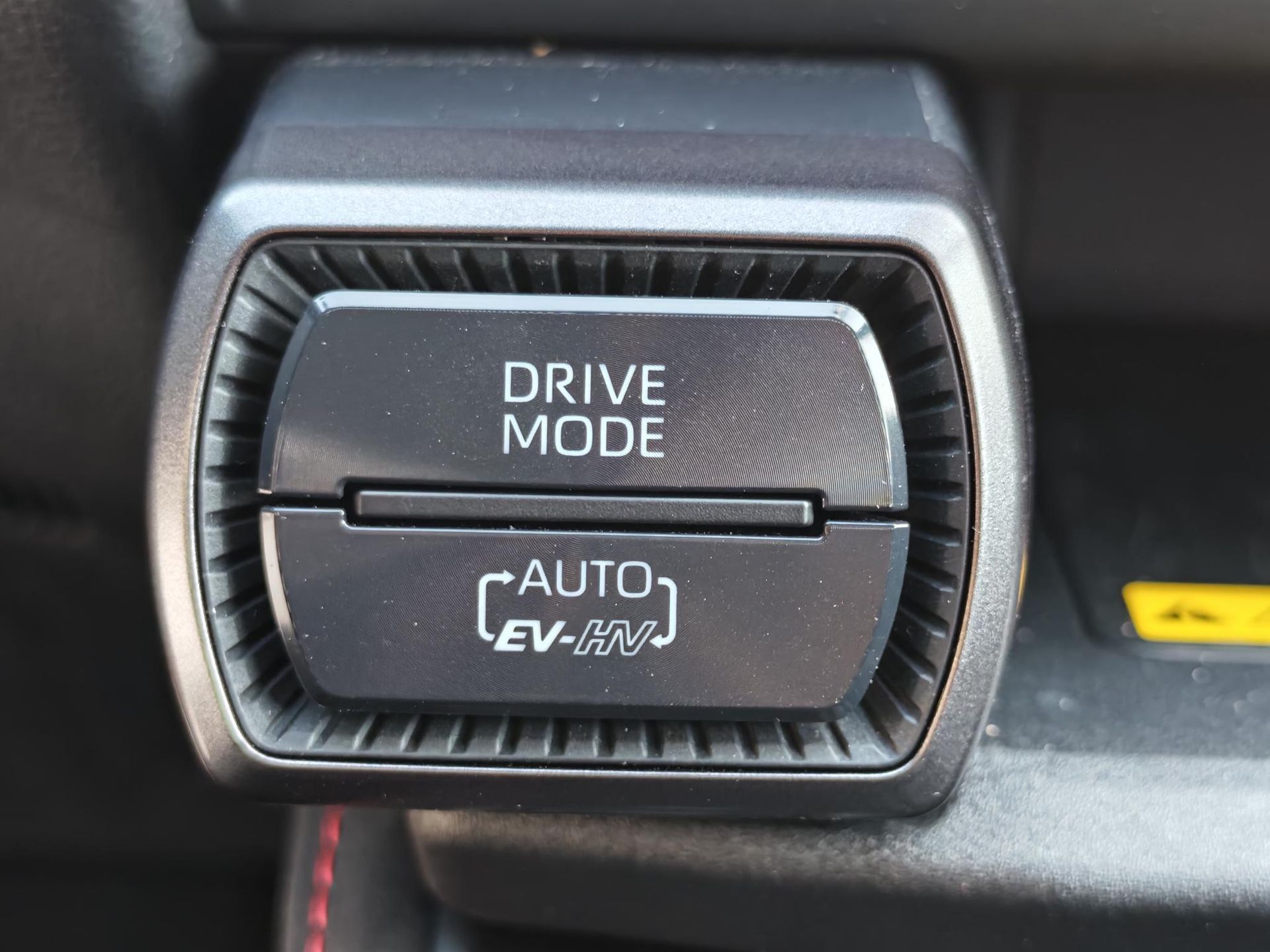 Wnętrze Toyoty Rav4 PHEV GR Sport