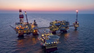 Pięć rosyjskich rafinerii w ogniu. Pierwszy taki atak Ukrainy