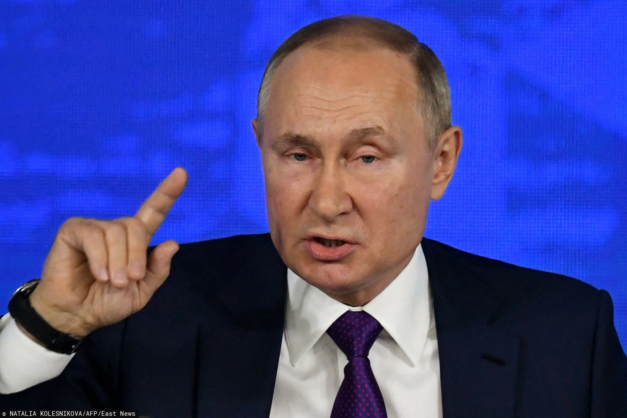 arch49Russian President Vladimir Putin holds his annual press conference at the Manezh exhibition hall in central Moscow on December 23, 2021. (Photo by Natalia KOLESNIKOVA / AFP)NATALIA KOLESNIKOVA
