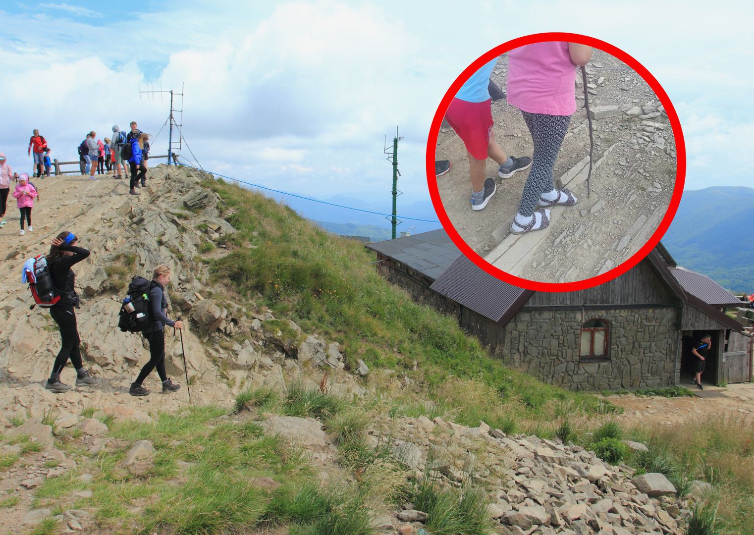 Schronisko "Chatka Puchatka" położone jest na wysokości 1228 m n.p.m