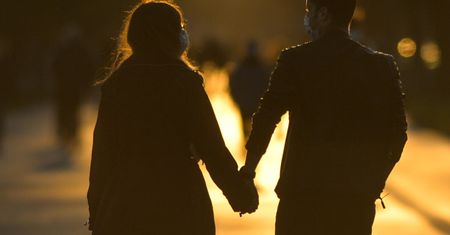 Zdrada małżeńska. Weronika zdradziła męża z kolegą z pracy. "Coś ci się od życia należy, kobieto"