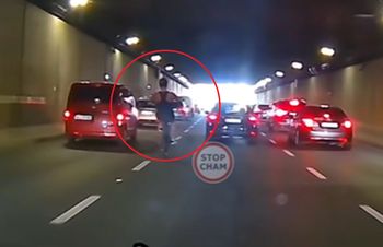 Szokujące sceny na Wisłostradzie. Tak jechał rowerem. "Imbecyl"