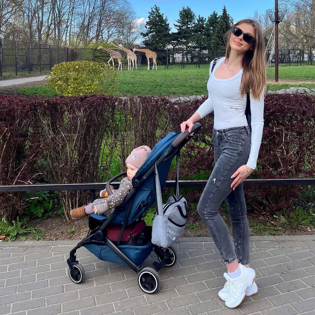 Opozda z synkiem w zoo