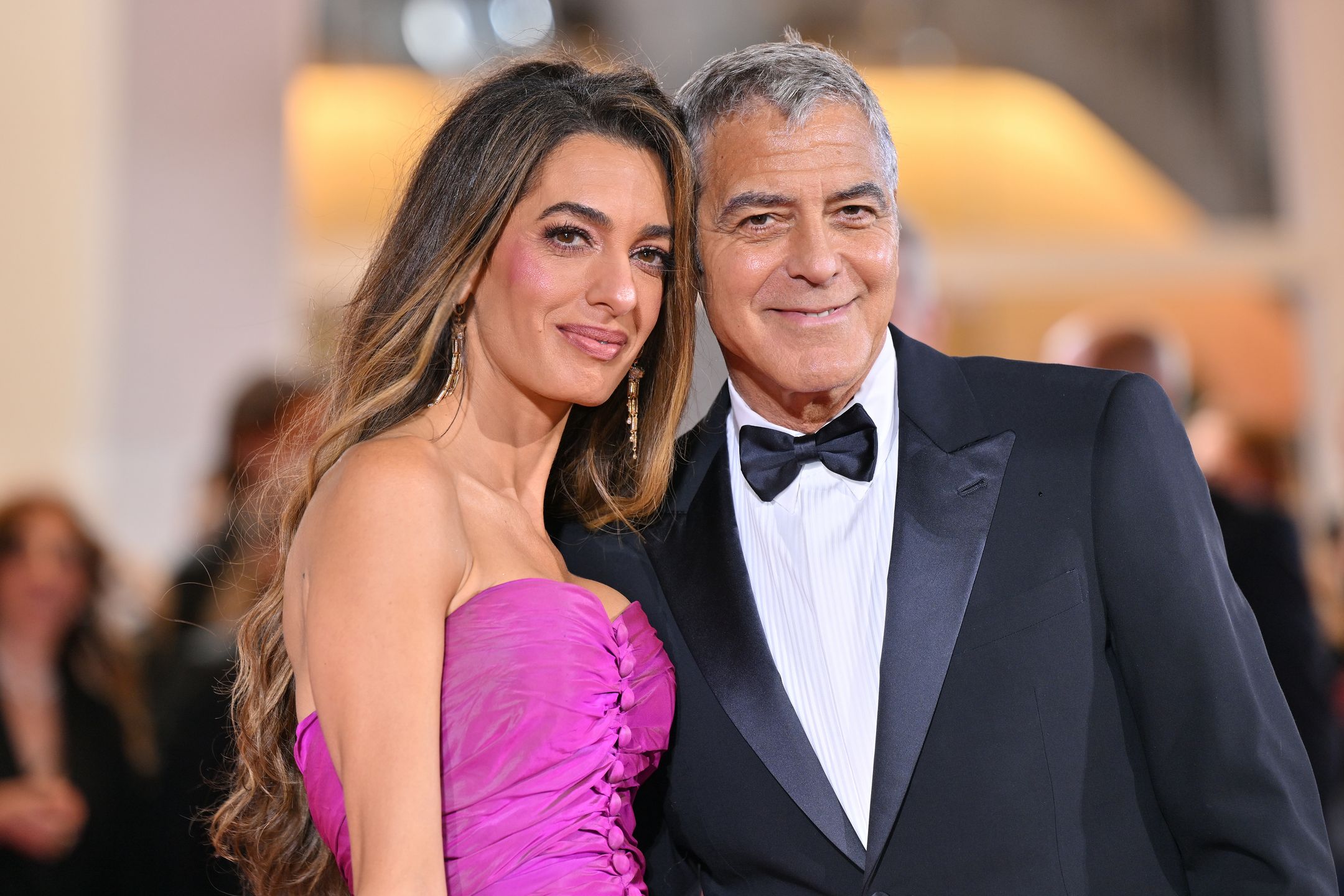 George i Alma Clooney na Festiwalu Filmowym w Wenecji 