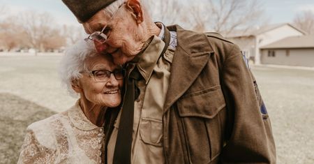 Są małżeństwem od 70 lat. Uczcili to wzruszającą sesją zdjęciowa
