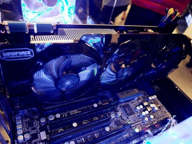 Gigabyte GeForce GTX Titan WindForce 3X karta graficzna zdjęcie