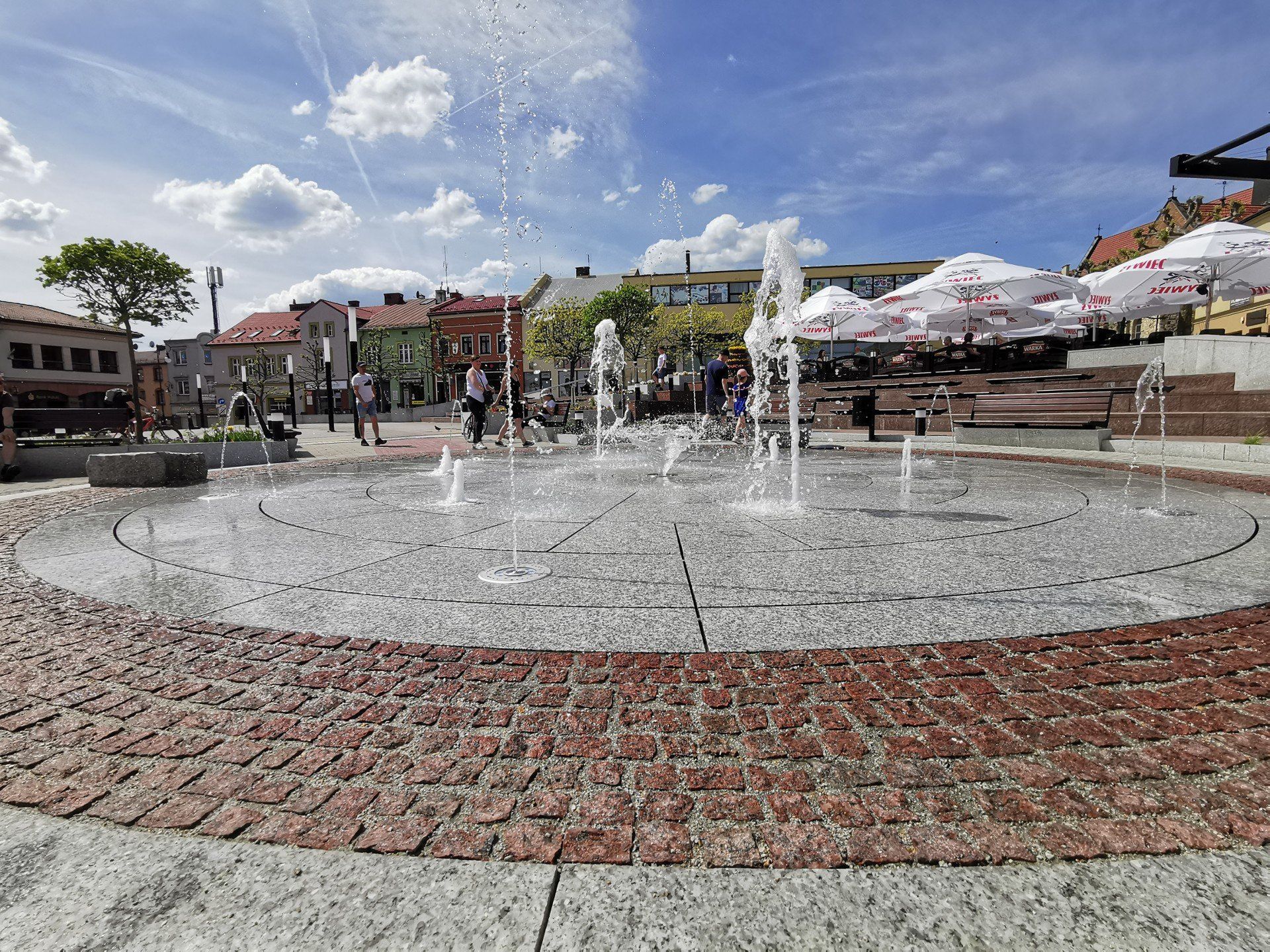Rynek w Chrzanowie, na którym doszło do bójki pięciu mężczyzn 