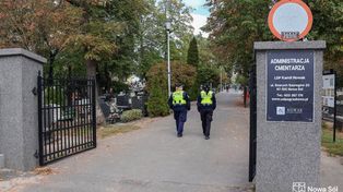 Więcej patroli na cmentarzach. Komendant mówi, jak działają złodzieje