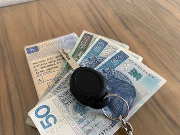 Nawet 96 tys. zł kary. Wielu kierowców zapomina o tym obowiązku