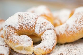 To najlepszy przepis na kruche rogaliki. Kluczowa jest zasada "3 łyżek"