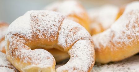 To najlepszy przepis na kruche rogaliki. Kluczowa jest zasada "3 łyżek"