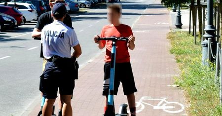Dostał 7,5 tys. zł mandatu za jazdę na hulajnodze. Mężczyzna był pijany