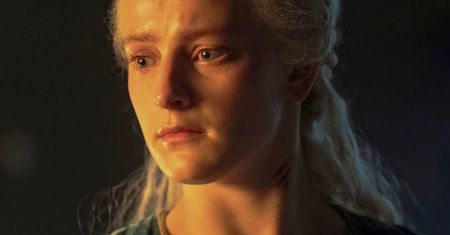 Ujawnił spoiler, uderzał w serial. Twórca "Rodu smoka" nie zapomniał, co pisał George R. R. Martin