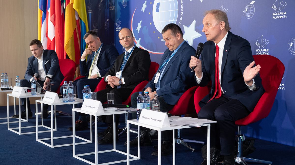 VIII Europejskie Forum Samorządowe. Dyskusję o sytuacji finansowej samorządów ożywił slajd prezentujący wpływy podatkowe. To oszustwo - grzmiał jeden z panelistów. 