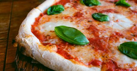 Zmuszał migrantów do pracy w pizzerii. Jest decyzja sądu w Stanach
