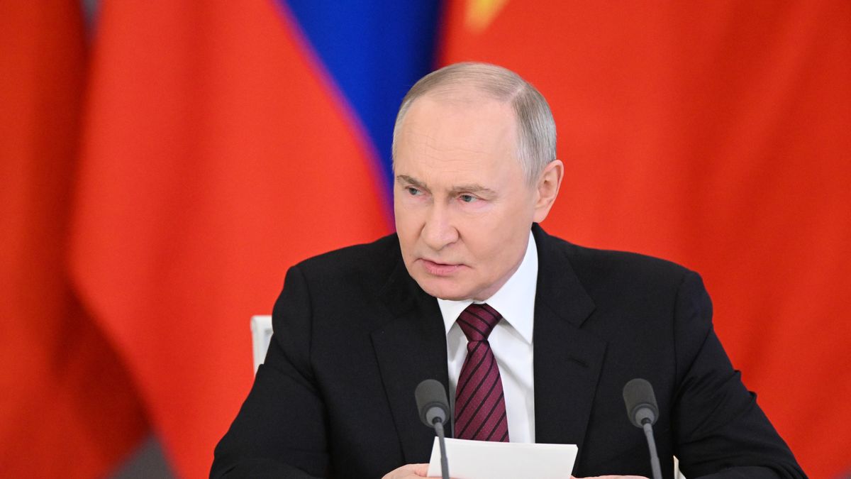 MOSCOW, RUSSIA - MAY 10: (----EDITORIAL USE ONLY - MANDATORY CREDIT - 'SERGEY BOBYLEV / HOST PHOTO AGENCY RIA NOVOSTI / HANDOUT' - NO MARKETING NO ADVERTISING CAMPAIGNS - DISTRIBUTED AS A SERVICE TO CLIENTS----) President of Russia Vladimir Putin and General Secretary of the Communist Party of Vietnam Central Committee To Lam hold a signing ceremony following their meeting in Moscow, Russia on May 10, 2025. (Photo by Sergey Bobylev / RIA Novosti/Anadolu via Getty Images)