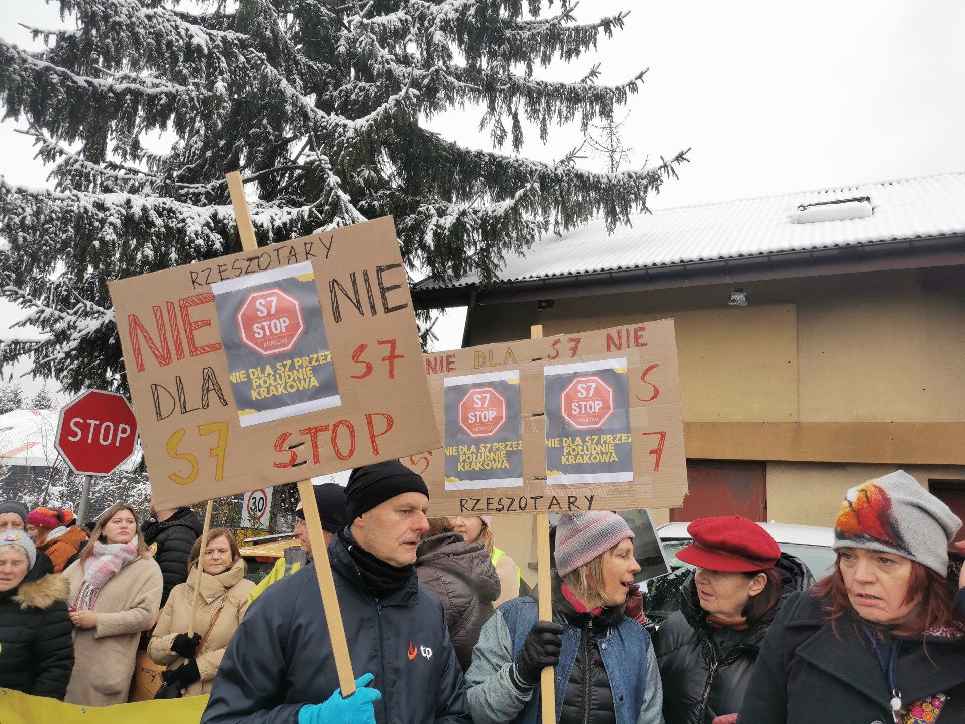 Protest w Gaju przeciwko budowie trasy S7 w gminie Mogilany