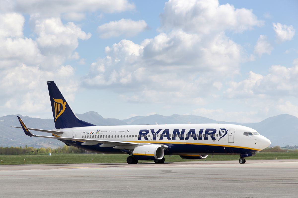 Irlandzki przewoźnik Ryanair wypłacił pasażerce pokaźną sumę w ramach odszkodowania